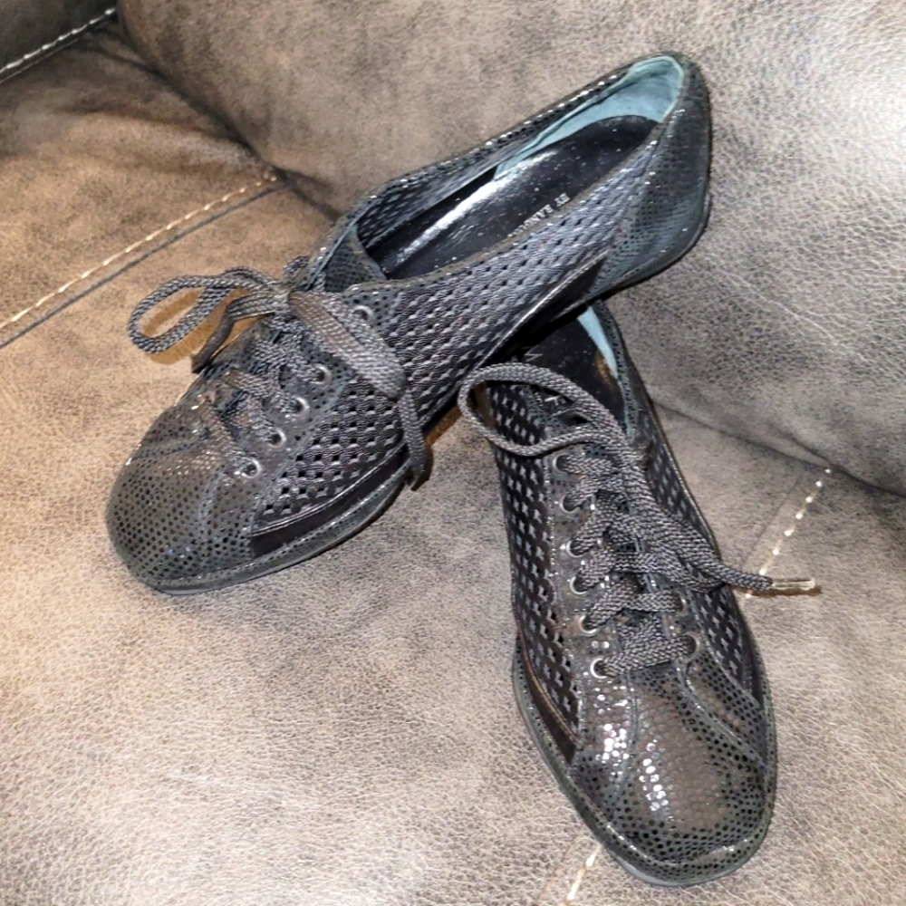 Amalie by Rangoni wedge shoes size 5.5